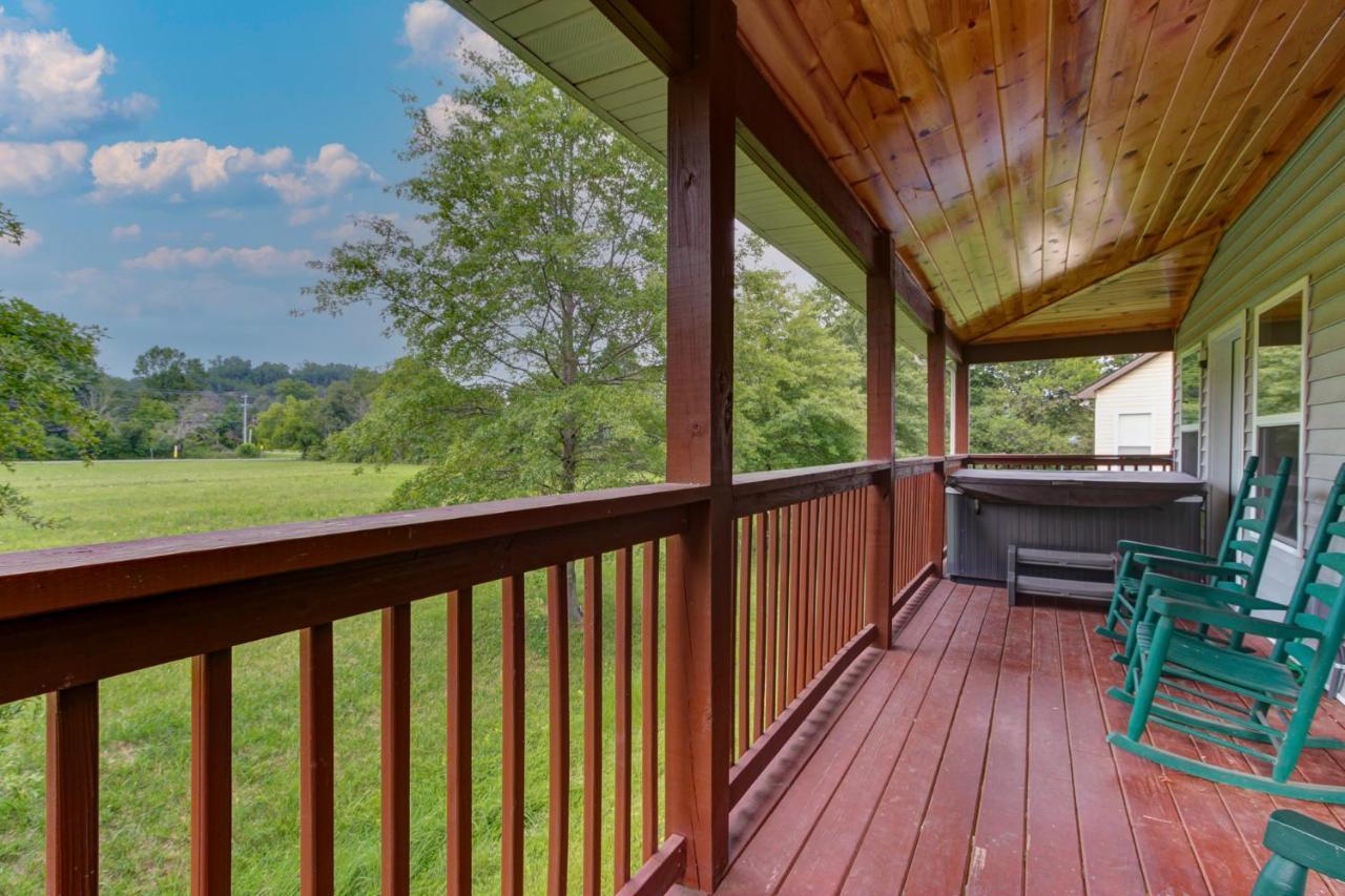 3 Master Bedrooms - Sleeps 10 - Location - Game Room - Hot Tub Pigeon Forge Eksteriør bilde