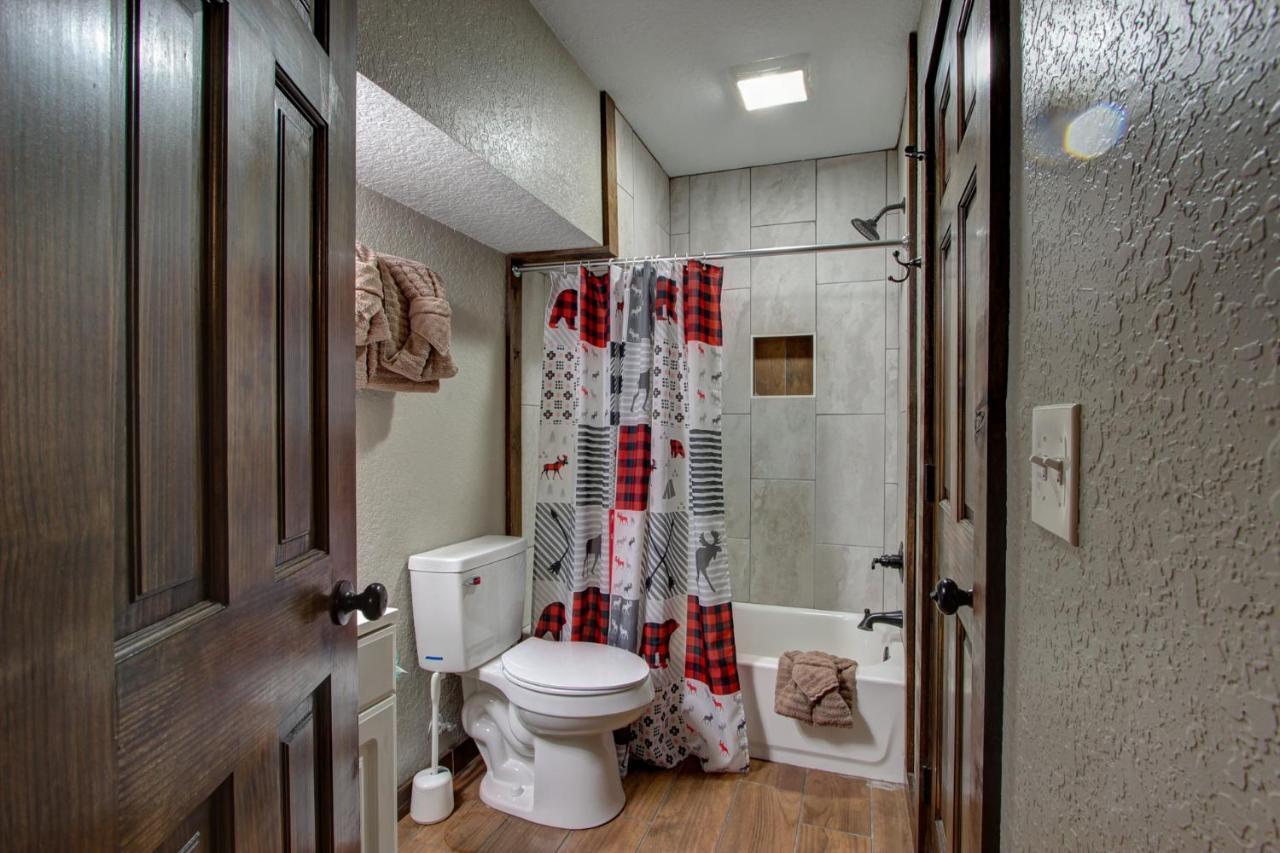 3 Master Bedrooms - Sleeps 10 - Location - Game Room - Hot Tub Pigeon Forge Eksteriør bilde