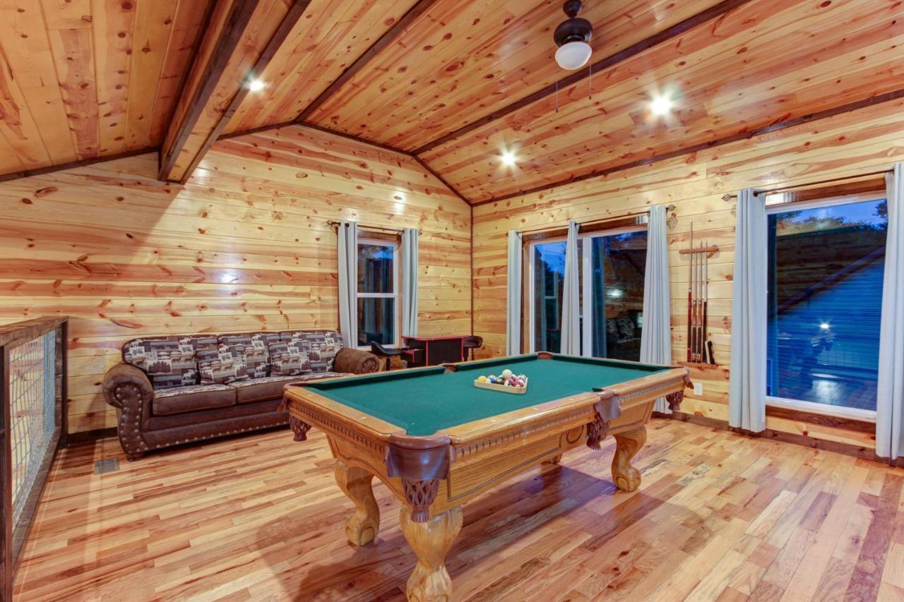 3 Master Bedrooms - Sleeps 10 - Location - Game Room - Hot Tub Pigeon Forge Eksteriør bilde