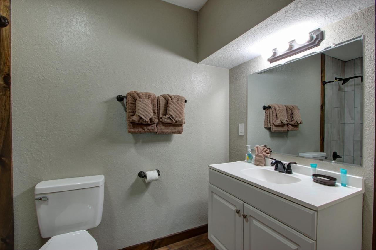 3 Master Bedrooms - Sleeps 10 - Location - Game Room - Hot Tub Pigeon Forge Eksteriør bilde