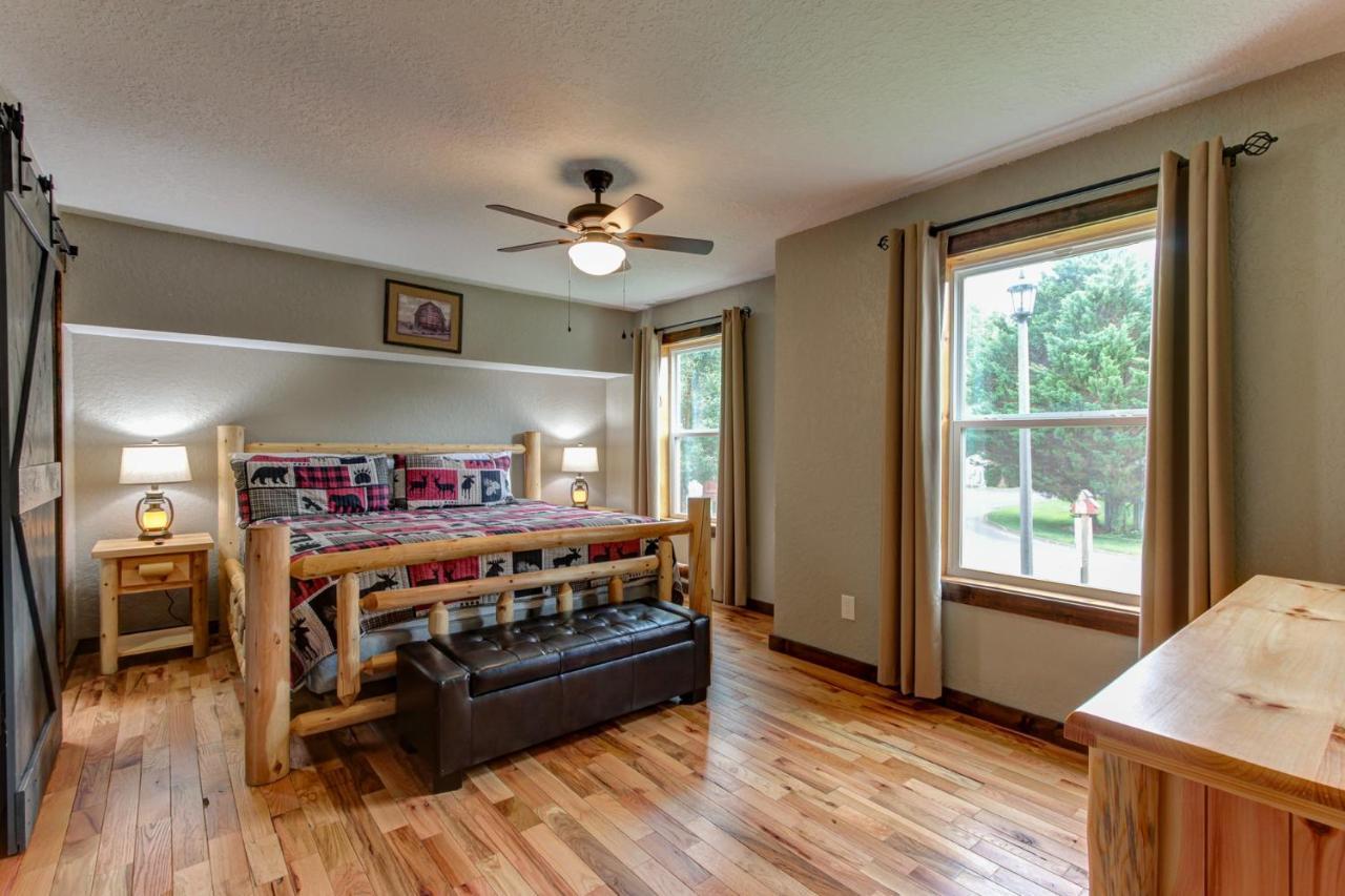 3 Master Bedrooms - Sleeps 10 - Location - Game Room - Hot Tub Pigeon Forge Eksteriør bilde