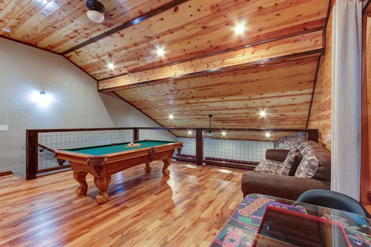 3 Master Bedrooms - Sleeps 10 - Location - Game Room - Hot Tub Pigeon Forge Eksteriør bilde