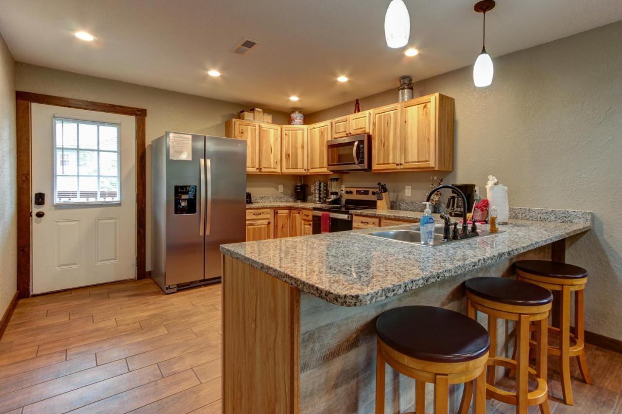 3 Master Bedrooms - Sleeps 10 - Location - Game Room - Hot Tub Pigeon Forge Eksteriør bilde