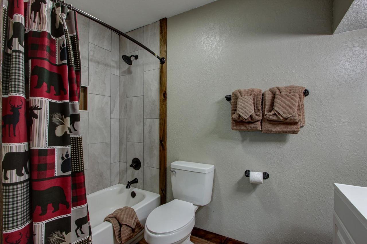 3 Master Bedrooms - Sleeps 10 - Location - Game Room - Hot Tub Pigeon Forge Eksteriør bilde