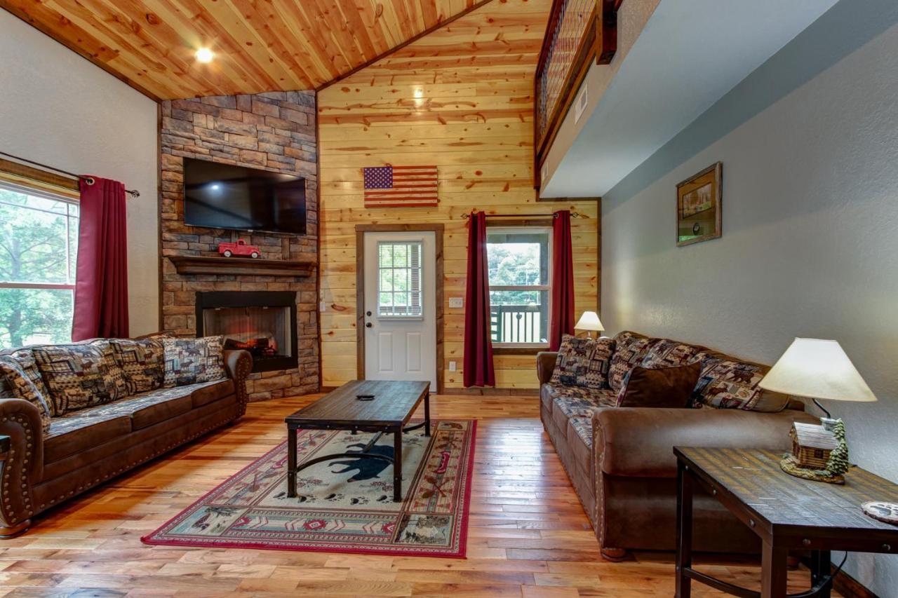 3 Master Bedrooms - Sleeps 10 - Location - Game Room - Hot Tub Pigeon Forge Eksteriør bilde
